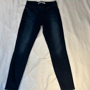 Signature by Levi's Shaping Pull-On Skinny Jeans Women's 6 W28 x L30 Dark Blue